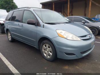  Salvage Toyota Sienna