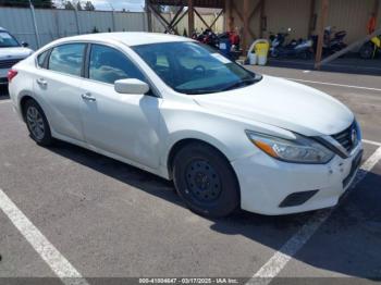  Salvage Nissan Altima
