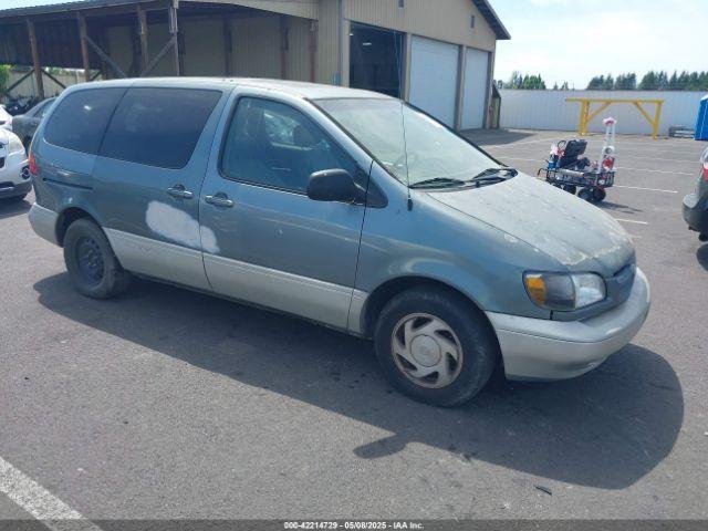  Salvage Toyota Sienna