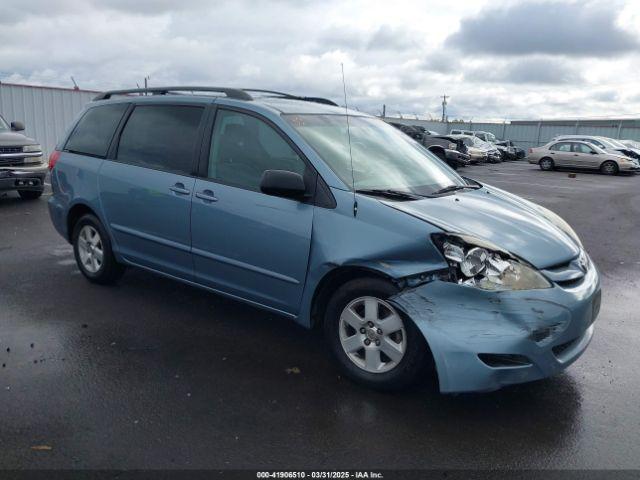  Salvage Toyota Sienna