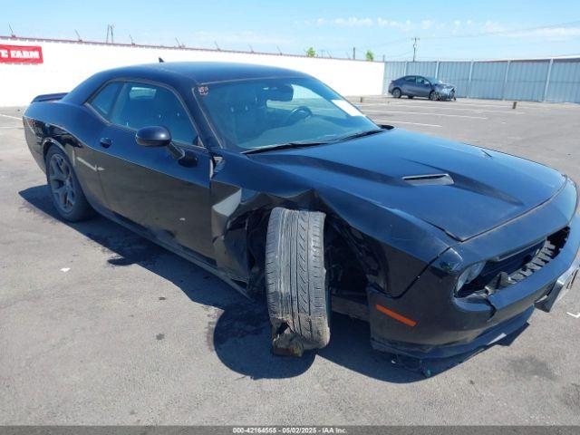  Salvage Dodge Challenger