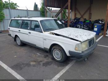  Salvage Volvo 245