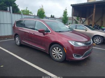  Salvage Chrysler Pacifica