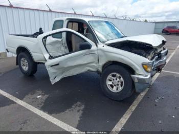  Salvage Toyota Tacoma
