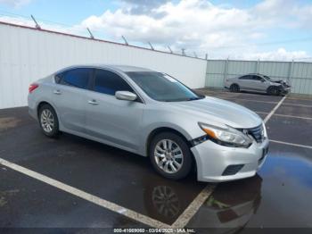  Salvage Nissan Altima