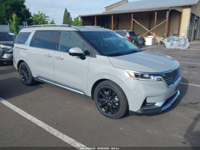  Salvage Kia Carnival