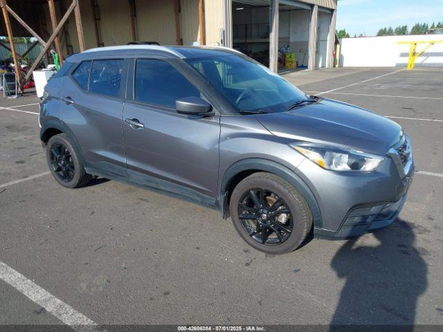  Salvage Nissan Kicks