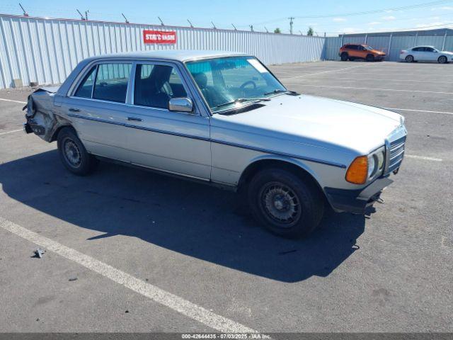  Salvage Mercedes-Benz 300