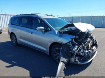  Salvage Chrysler Pacifica