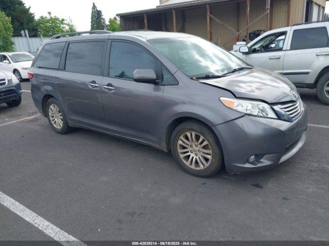  Salvage Toyota Sienna