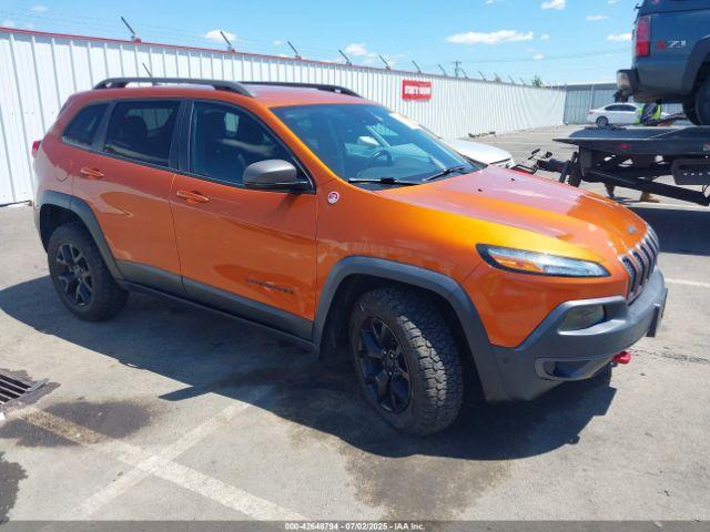  Salvage Jeep Cherokee
