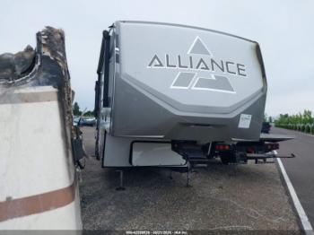  Salvage Alliance Rv Avenue Series M-32rl