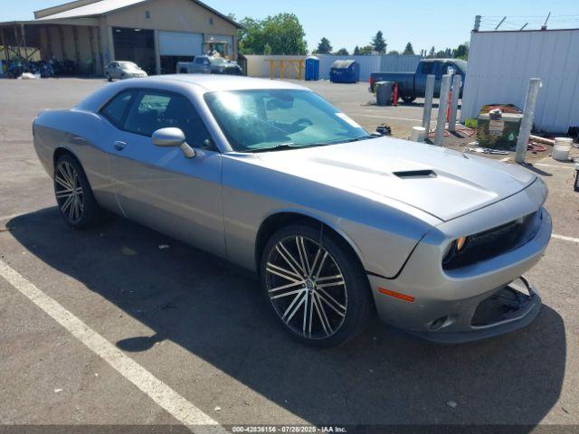  Salvage Dodge Challenger