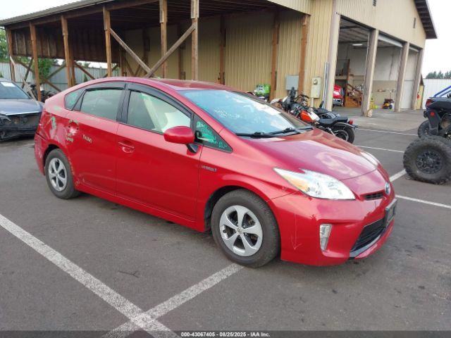  Salvage Toyota Prius