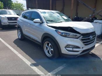  Salvage Hyundai TUCSON