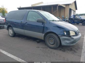  Salvage Toyota Sienna