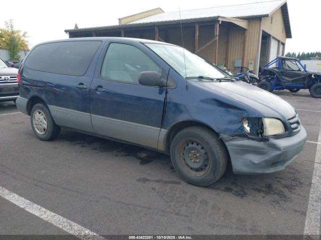  Salvage Toyota Sienna