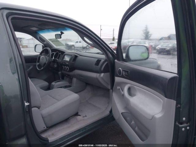 Toyota Tacoma Image 8