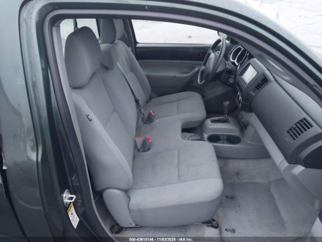 Toyota Tacoma Image 9