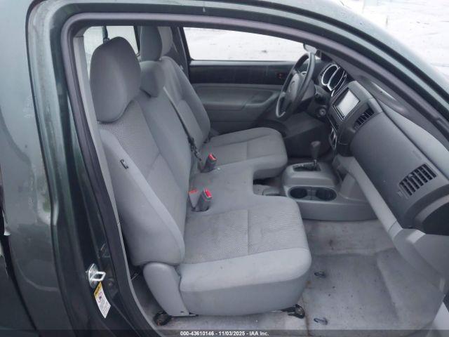 Toyota Tacoma Image 9