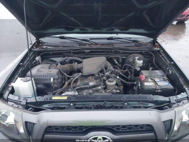 Toyota Tacoma Image 16