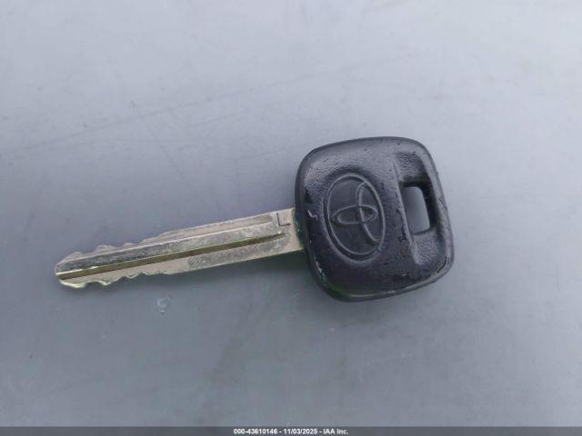 Toyota Tacoma Image 4