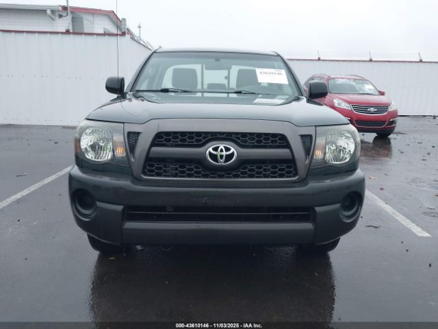 Toyota Tacoma Image 2