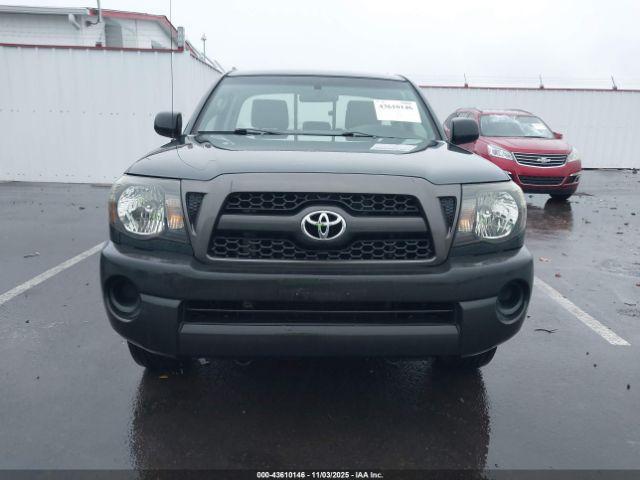 Toyota Tacoma Image 2