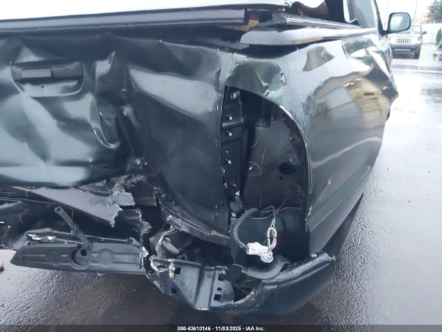 Toyota Tacoma Image 10