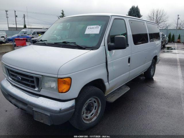 Ford E-150 Image 3