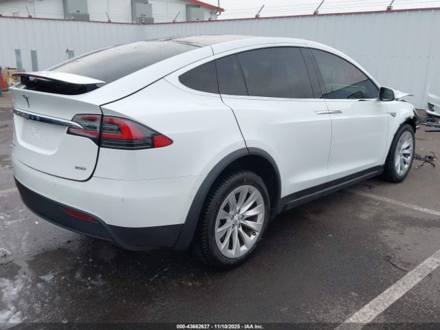 Tesla Model X Image 17