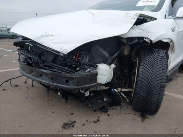 Tesla Model X Image 16