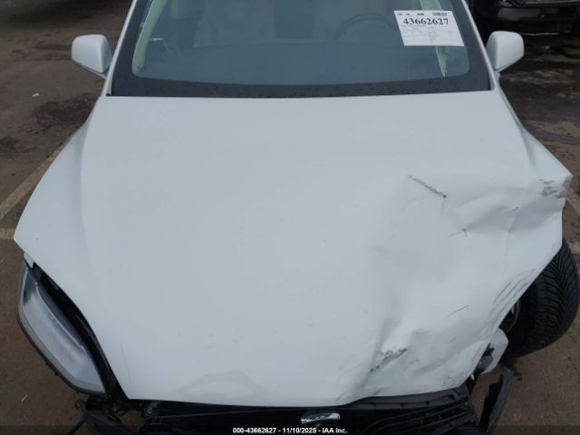 Tesla Model X Image 5