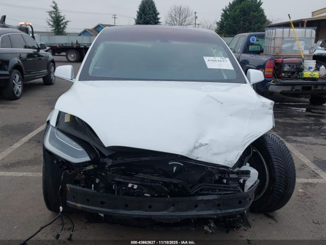 Tesla Model X Image 10