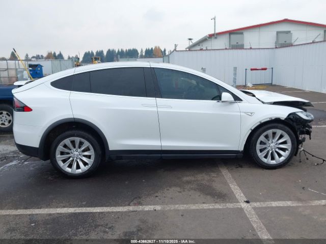 Tesla Model X Image 12