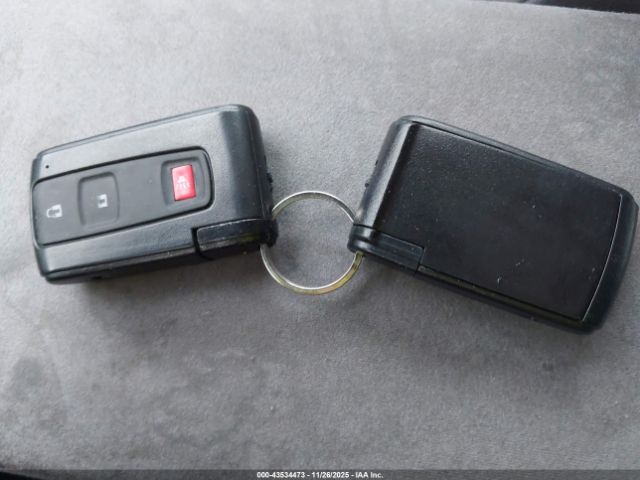 Toyota Prius Standard Image 2