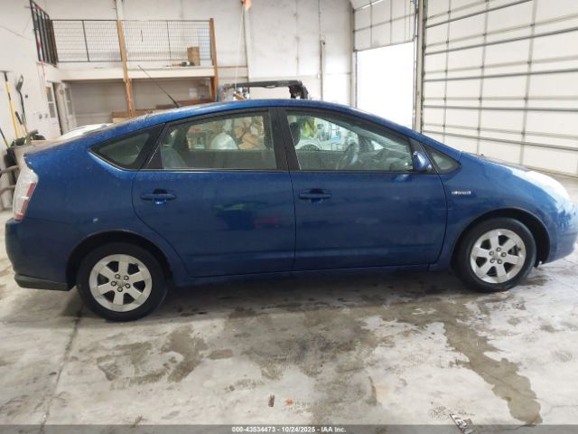 Toyota Prius Standard Image 3