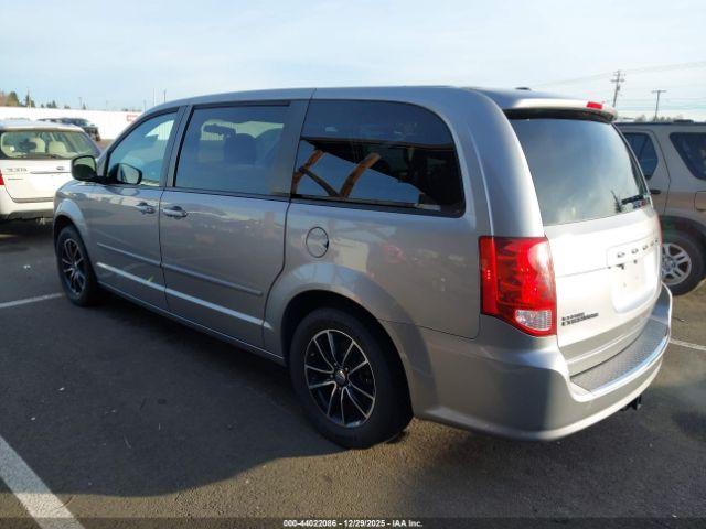 Dodge Grand Caravan Image 2