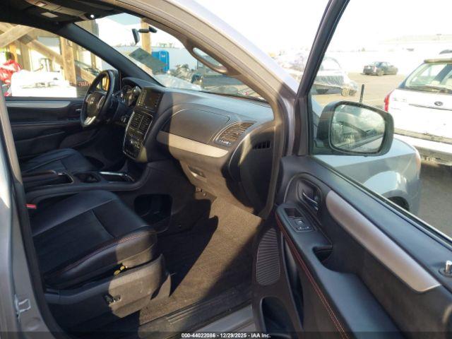 Dodge Grand Caravan Image 6