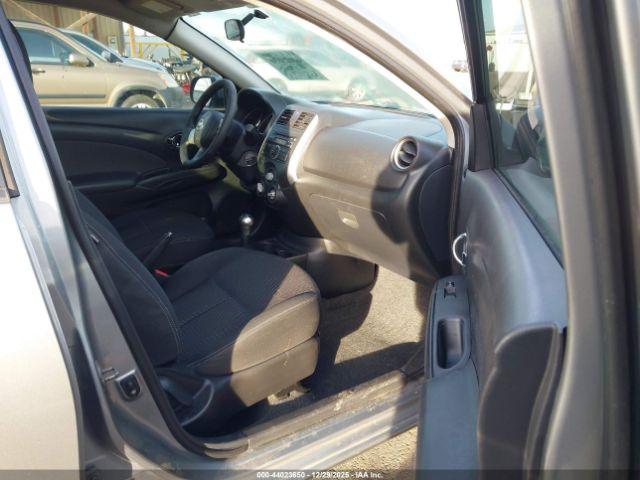 Nissan Versa 1.6 Sv Image 11