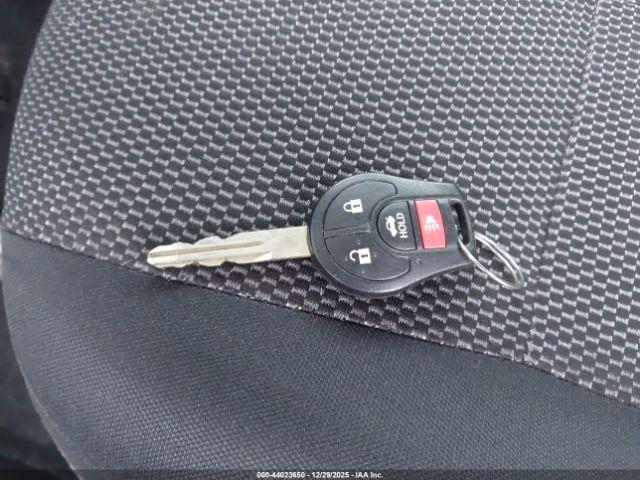 Nissan Versa 1.6 Sv Image 7