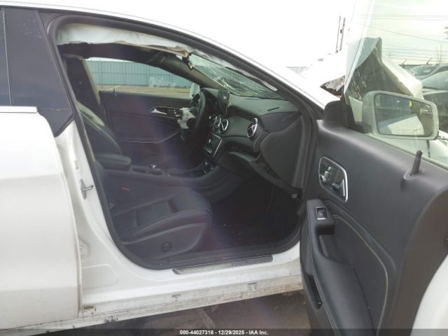 Mercedes-Benz Cla-class Image 16