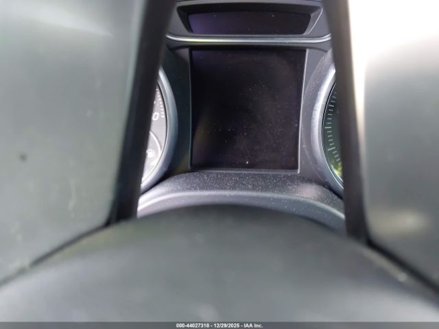 Mercedes-Benz Cla-class Image 14