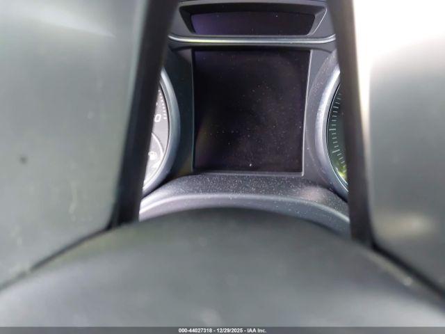 Mercedes-Benz Cla-class Image 14