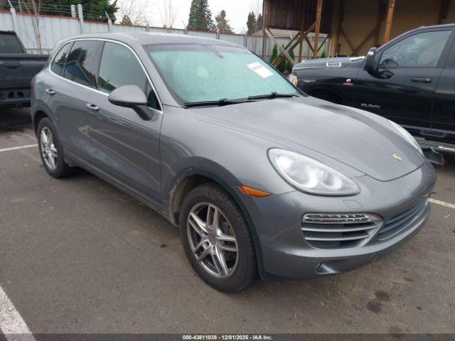  Salvage Porsche Cayenne