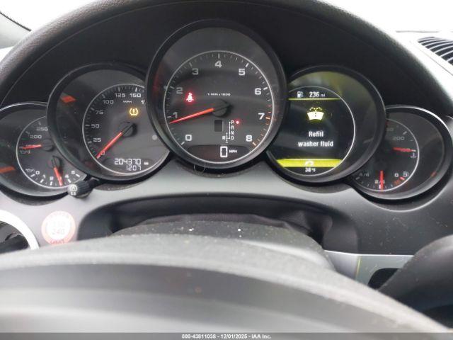 Porsche Cayenne Image 9