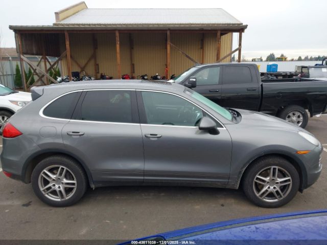 Porsche Cayenne Image 16