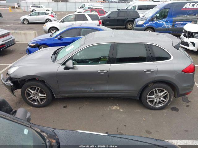 Porsche Cayenne Image 5