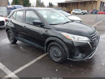  Salvage Nissan Kicks