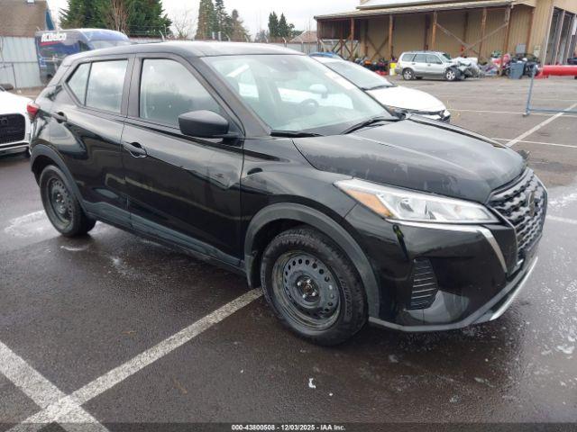  Salvage Nissan Kicks